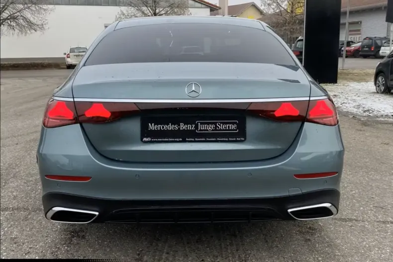 Mercedes-Benz E 200 (Clasa E) din 2024 cu 11.841 km - oferta MER187986 - foto 6