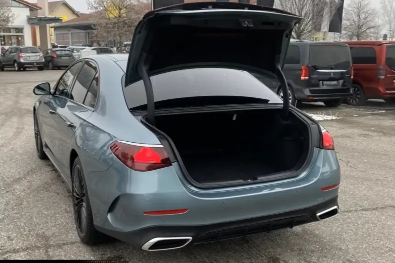 Mercedes-Benz E 200 (Clasa E) din 2024 cu 11.841 km - oferta MER187986 - foto 9