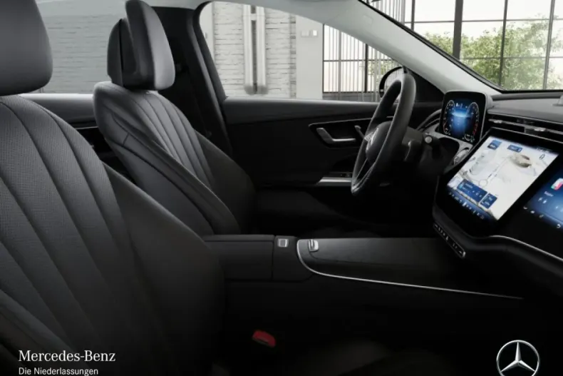 Mercedes-Benz E 300 (Clasa E) din 2024 cu 12.280 km - oferta MER187988 - foto 9