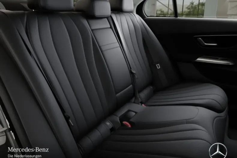 Mercedes-Benz E 300 (Clasa E) din 2024 cu 12.280 km - oferta MER187988 - foto 10