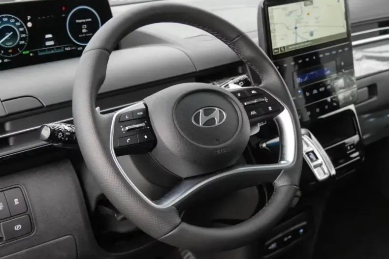 Hyundai STARIA din 2025 cu 10 km - oferta HYU187990 - foto 8