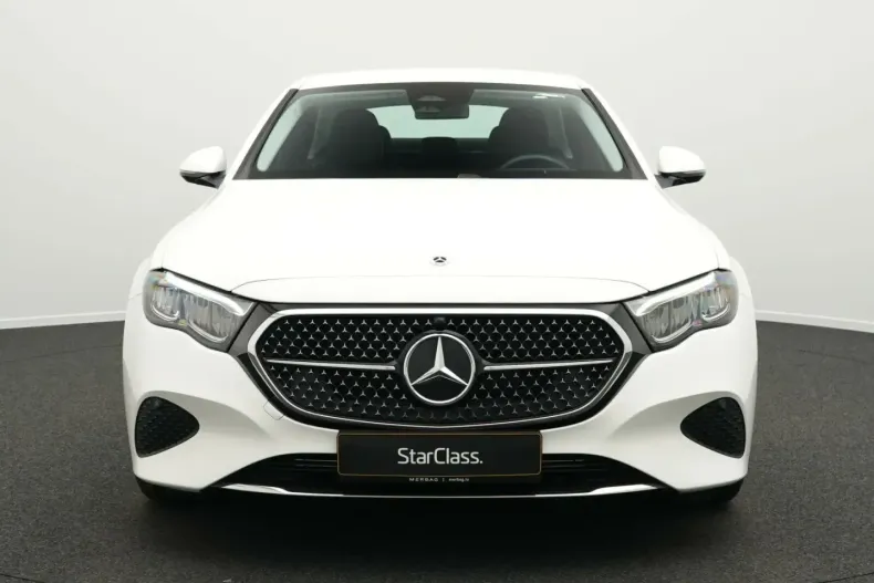 Mercedes-Benz E 200 (Clasa E) din 2024 cu 13.581 km - oferta MER187991 - foto 2