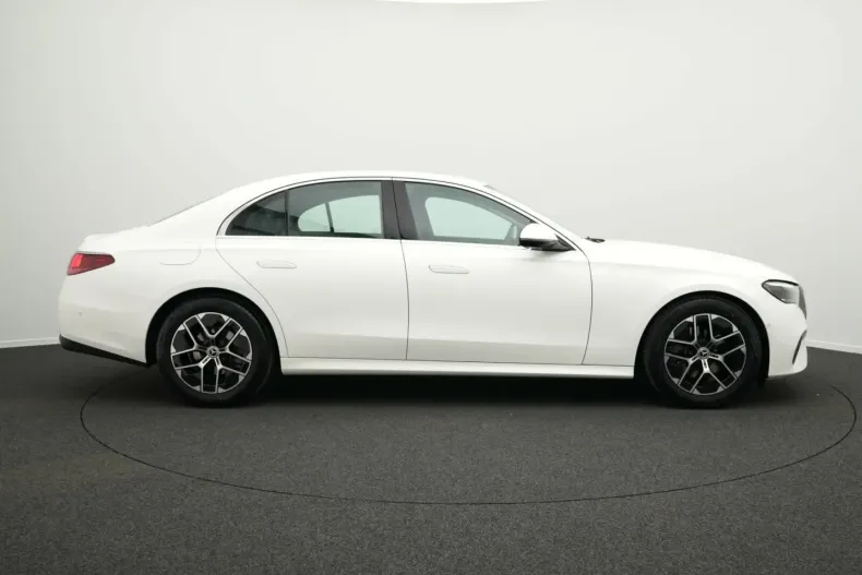 Mercedes-Benz E 200 (Clasa E) din 2024 cu 13.581 km - oferta MER187991 - foto 5