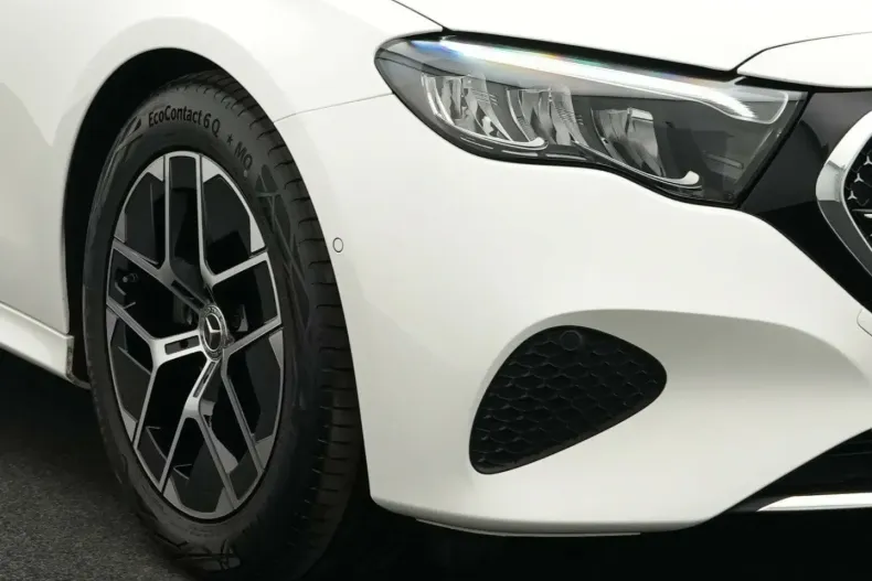 Mercedes-Benz E 200 (Clasa E) din 2024 cu 13.581 km - oferta MER187991 - foto 7