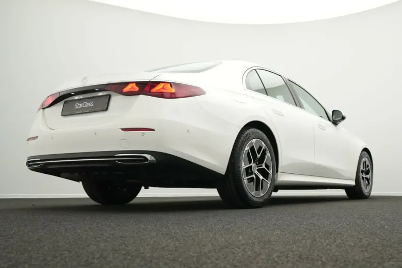 Mercedes-Benz E 200 (Clasa E) din 2024 cu 13.581 km - oferta MER187991 - foto 9