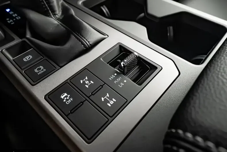 Toyota Land Cruiser din 2026 cu 50 km - oferta TOY187997 - foto 9