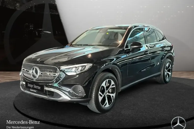 Mercedes-Benz GLC 300 (Clasa GLC) din 2024 cu 18.101 km - oferta MER188037 - foto 1