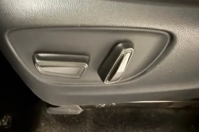 Toyota Land Cruiser din 2025 cu 56.000 km - oferta TOY188040 - foto 10