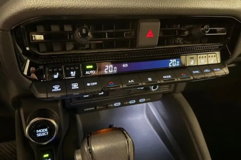 Toyota Land Cruiser din 2025 cu 56.000 km - oferta TOY188040 - foto 17