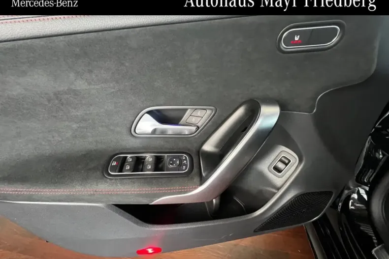 Mercedes-Benz CLA 250 (Clasa CLA) din 2024 cu 12.093 km - oferta MER188044 - foto 10