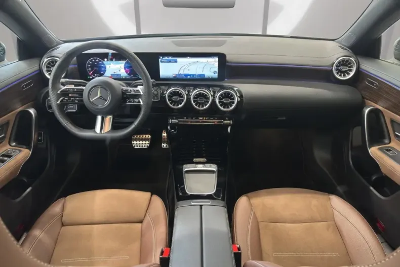 Mercedes-Benz CLA 250 (Clasa CLA) din 2024 cu 7.635 km - oferta MER188050 - foto 8