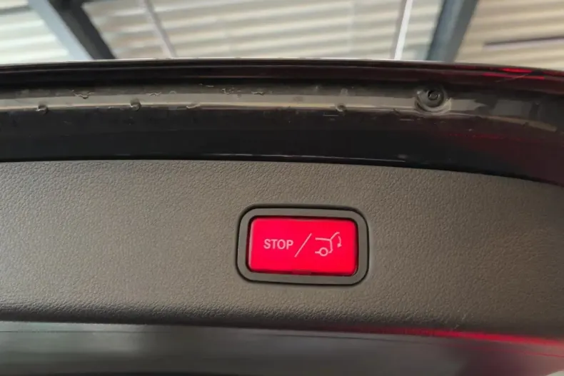 Mercedes-Benz GLC 300 (Clasa GLC) din 2024 cu 23.000 km - oferta MER188053 - foto 15