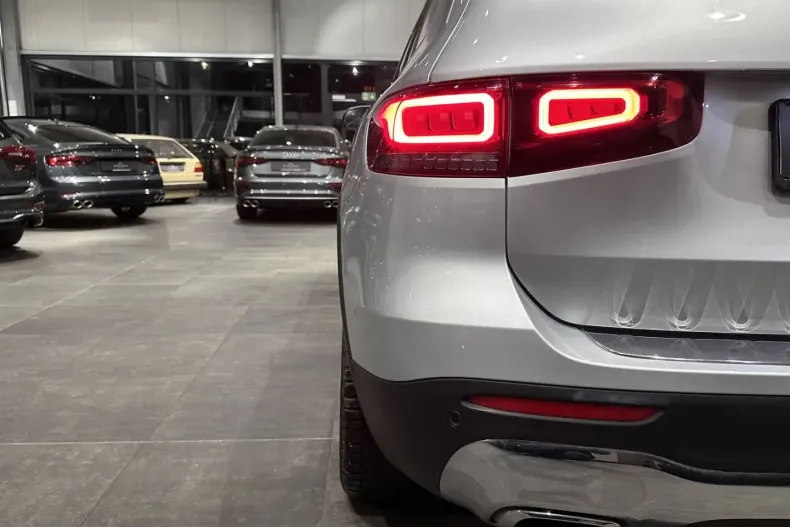 Mercedes-Benz GLB 200 (Clasa GLB) din 2021 cu 59.990 km - oferta MER188057 - foto 16