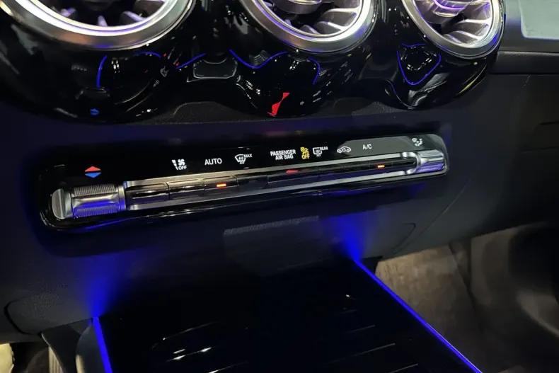 Mercedes-Benz GLB 200 (Clasa GLB) din 2021 cu 59.990 km - oferta MER188057 - foto 31