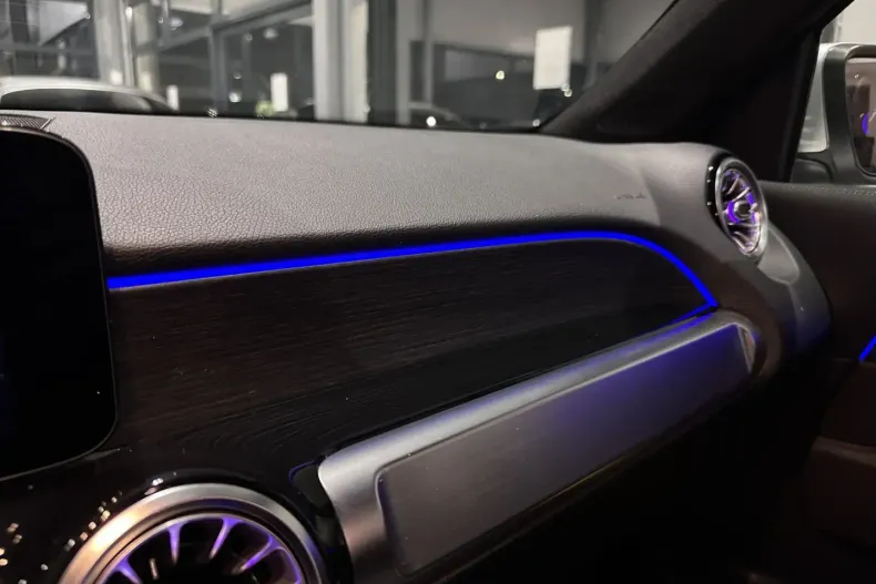 Mercedes-Benz GLB 200 (Clasa GLB) din 2021 cu 59.990 km - oferta MER188057 - foto 38