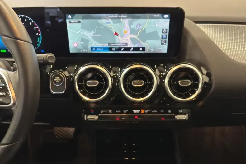 Mercedes-Benz GLA 250 (Clasa GLA) din 2022 cu 42.653 km - oferta MER188064 - foto 9