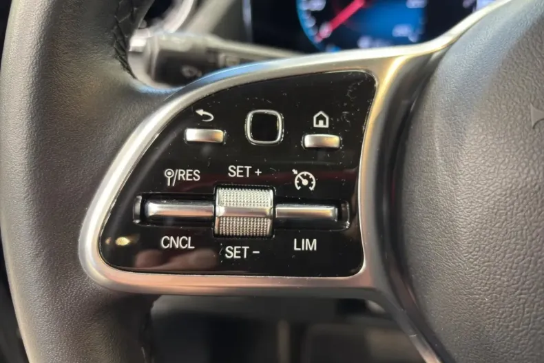 Mercedes-Benz GLA 250 (Clasa GLA) din 2022 cu 42.653 km - oferta MER188064 - foto 17