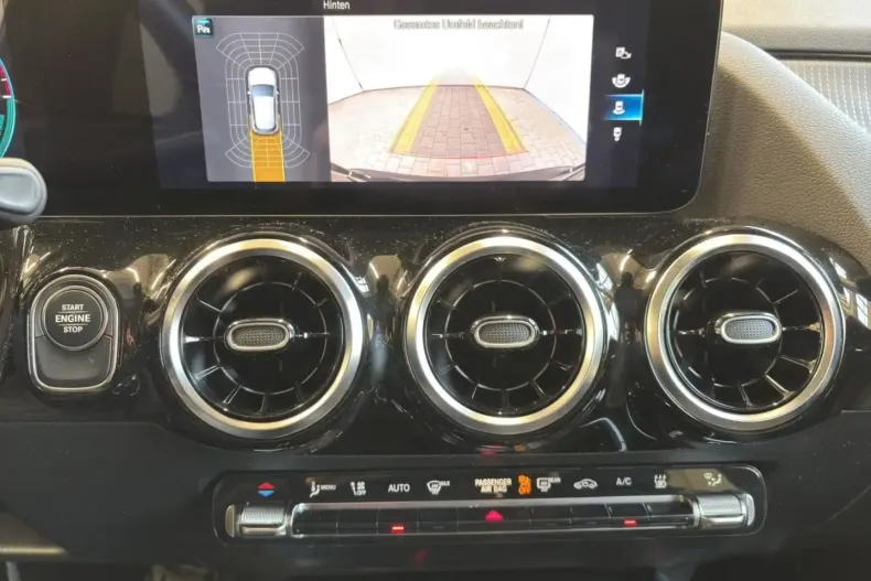 Mercedes-Benz GLA 250 (Clasa GLA) din 2022 cu 42.653 km - oferta MER188064 - foto 18