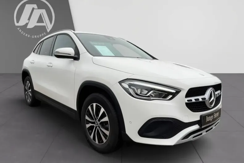 Mercedes-Benz GLA 250 (Clasa GLA) din 2022 cu 18.202 km - oferta MER188065 - foto 4