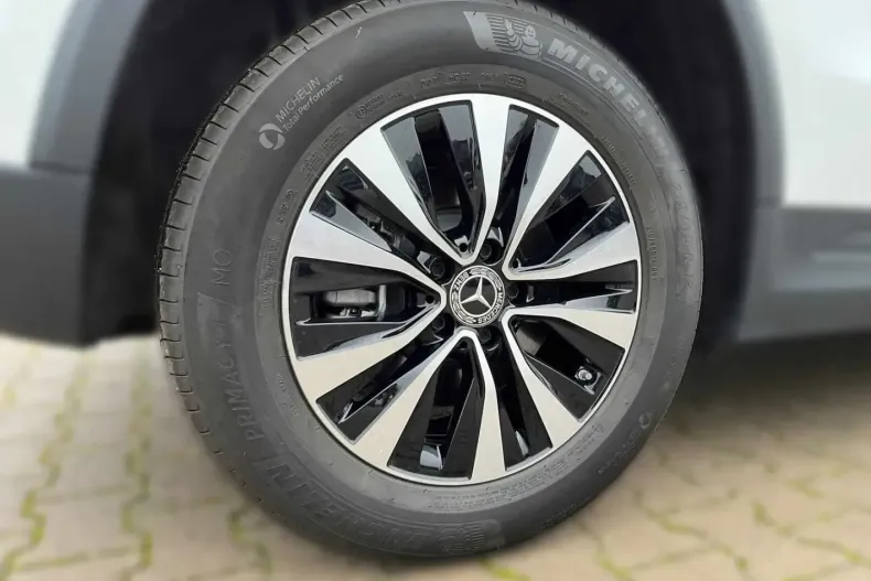 Mercedes-Benz GLA 250 (Clasa GLA) din 2022 cu 18.202 km - oferta MER188065 - foto 5