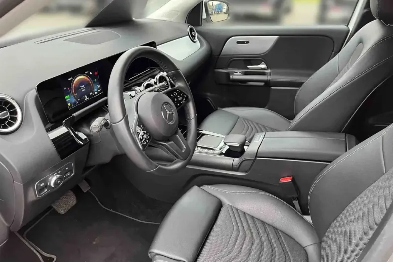 Mercedes-Benz GLA 250 (Clasa GLA) din 2022 cu 18.202 km - oferta MER188065 - foto 7