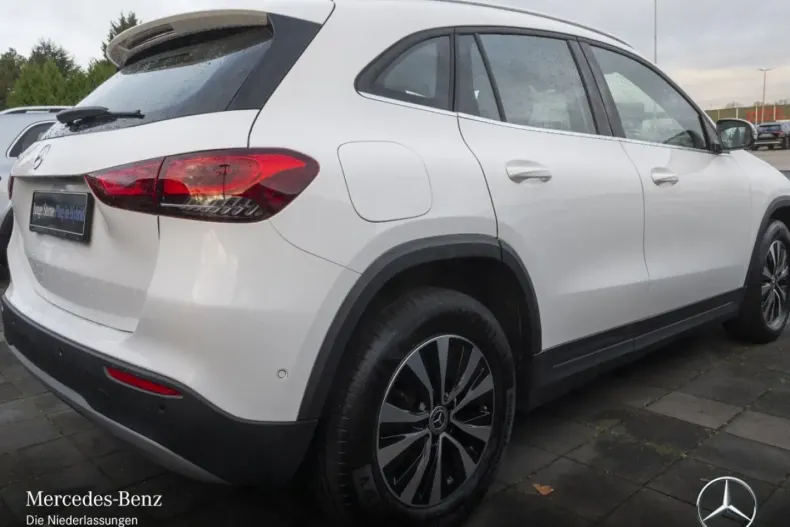 Mercedes-Benz GLA 250 (Clasa GLA) din 2022 cu 52.677 km - oferta MER188066 - foto 3