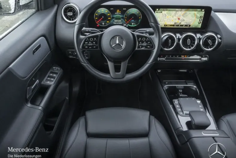 Mercedes-Benz GLA 250 (Clasa GLA) din 2022 cu 52.677 km - oferta MER188066 - foto 10