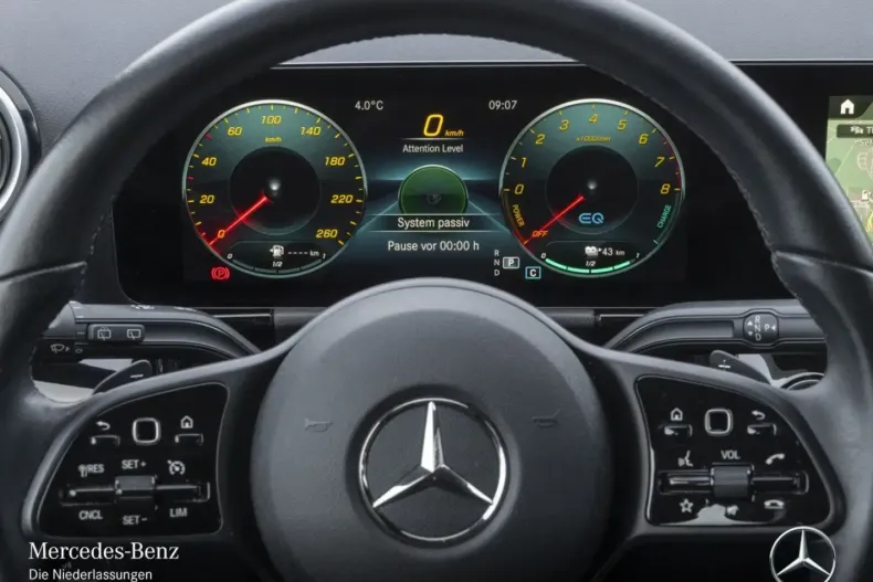 Mercedes-Benz GLA 250 (Clasa GLA) din 2022 cu 52.677 km - oferta MER188066 - foto 12