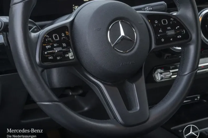 Mercedes-Benz GLA 250 (Clasa GLA) din 2022 cu 52.677 km - oferta MER188066 - foto 14