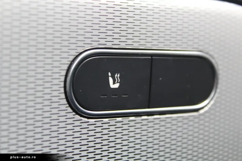 Mercedes-Benz GLA 250 (Clasa GLA) din 2022 cu 83.737 km - oferta MER188068 - foto 13