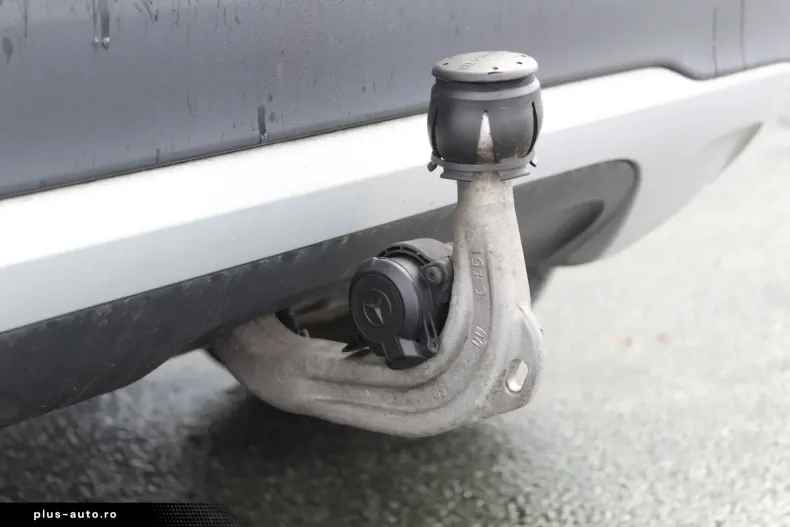 Mercedes-Benz GLA 250 (Clasa GLA) din 2022 cu 83.737 km - oferta MER188068 - foto 16