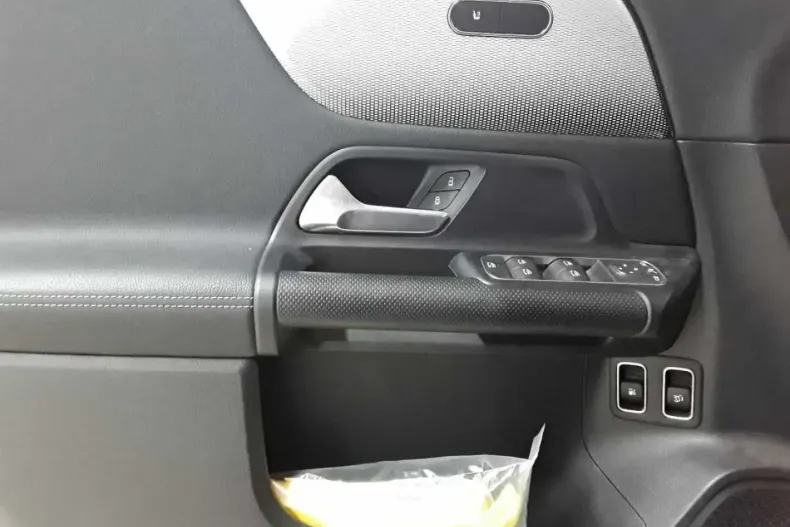 Mercedes-Benz GLA 250 (Clasa GLA) din 2022 cu 70.333 km - oferta MER188070 - foto 4