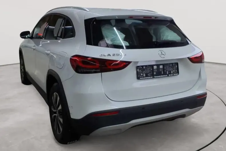 Mercedes-Benz GLA 250 (Clasa GLA) din 2022 cu 40.694 km - oferta MER188071 - foto 2