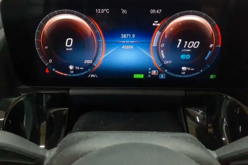 Mercedes-Benz GLA 250 (Clasa GLA) din 2022 cu 40.694 km - oferta MER188071 - foto 13