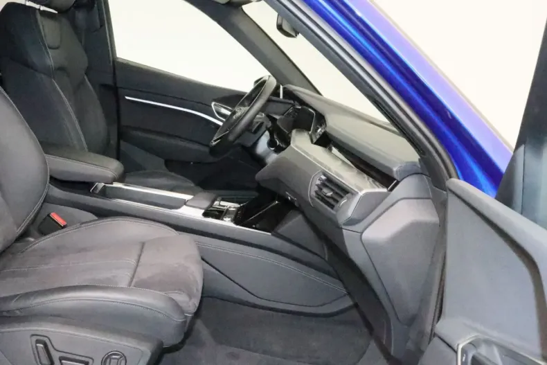 Audi Q8 e-tron din 2023 cu 51.202 km - oferta AUD188101 - foto 6