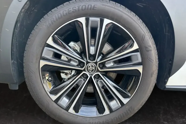 Toyota bZ4X din 2024 cu 2.310 km - oferta TOY188103 - foto 19