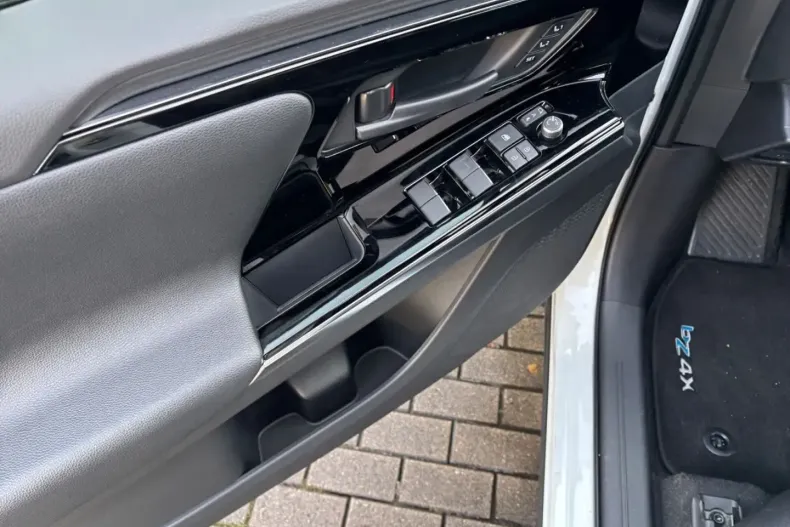 Toyota bZ4X din 2024 cu 2.310 km - oferta TOY188103 - foto 20