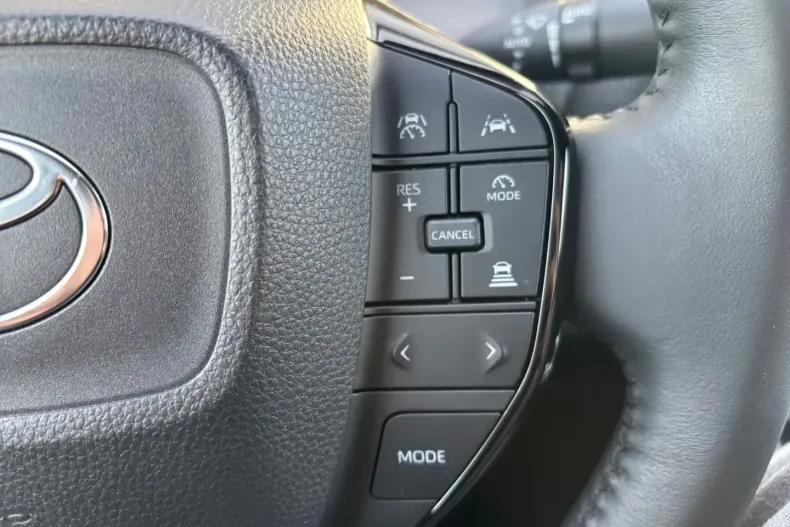 Toyota bZ4X din 2024 cu 2.310 km - oferta TOY188103 - foto 23