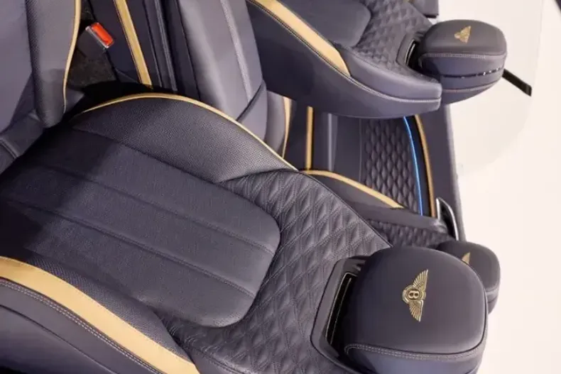 Bentley Continental GTC din 2024 cu 6.500 km - oferta BEN188118 - foto 10