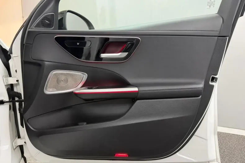 Mercedes-Benz C 300 (Clasa C) din 2022 cu 110.000 km - oferta MER188124 - foto 20