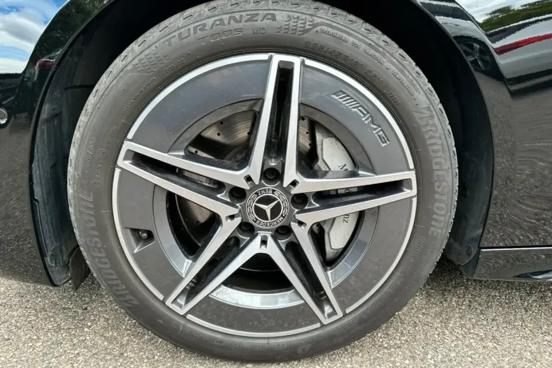 Mercedes-Benz C 300 (Clasa C) din 2024 cu 24.936 km - oferta MER188134 - foto 4