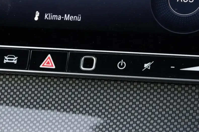 Mercedes-Benz C 200 (Clasa C) din 2024 cu 8.076 km - oferta MER188137 - foto 11