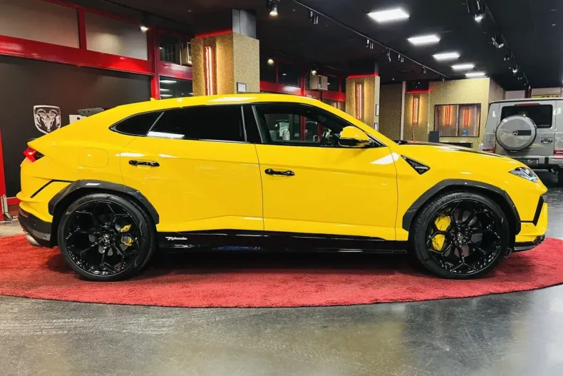 Lamborghini Urus din 2025 cu 9.550 km - oferta LAM188149 - foto 3