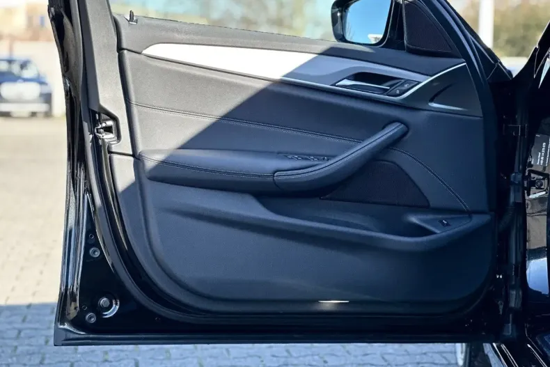 BMW 530 (Seria 5) din 2022 cu 85.650 km - oferta BMW188168 - foto 8