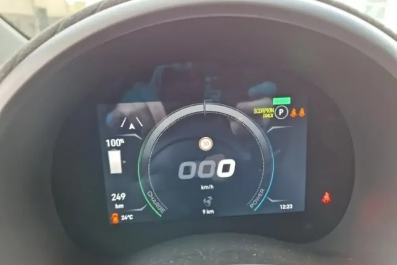 Abarth 500 din 2024 cu 15.500 km - oferta ABA188175 - foto 12