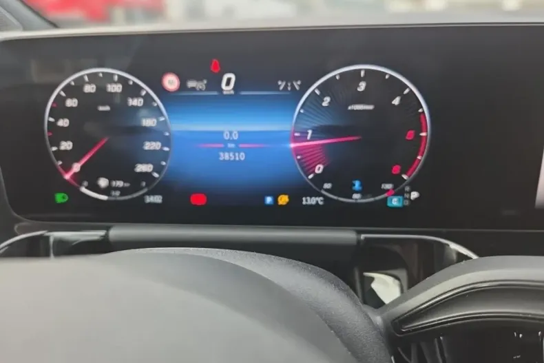 Mercedes-Benz GLA 200 (Clasa GLA) din 2024 cu 38.484 km - oferta MER188177 - foto 10