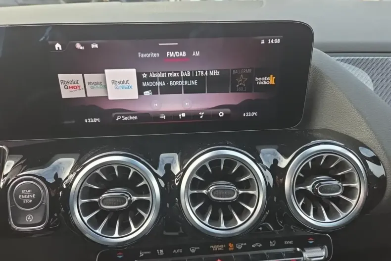 Mercedes-Benz GLA 200 (Clasa GLA) din 2024 cu 38.484 km - oferta MER188177 - foto 20