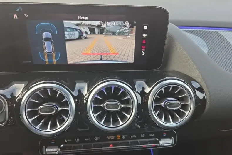 Mercedes-Benz GLA 200 (Clasa GLA) din 2024 cu 38.484 km - oferta MER188177 - foto 24