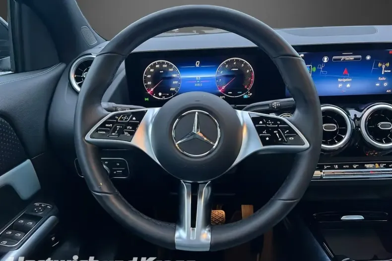 Mercedes-Benz GLA 180 (Clasa GLA) din 2024 cu 31.590 km - oferta MER188184 - foto 11