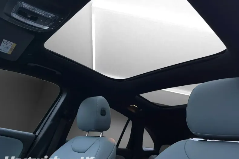 Mercedes-Benz GLA 180 (Clasa GLA) din 2024 cu 31.590 km - oferta MER188184 - foto 15